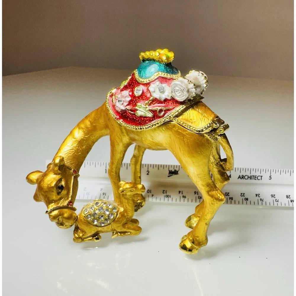 Beautiful Rhinestone Camel With Child  4